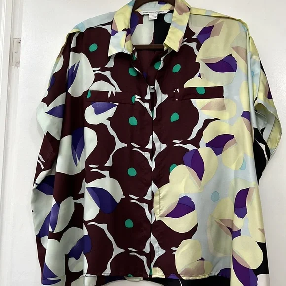 NWOT Diane von Furstenberg silk top. Size M - Picture 1 of 16